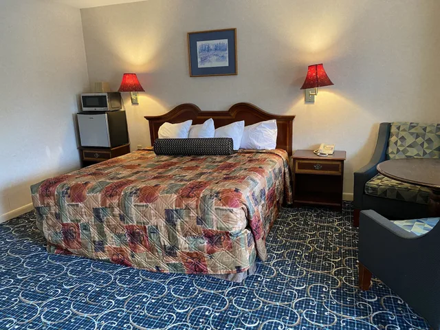 غرفة ديلوكس بسرير كينج، Economy Lodge 682 Main St Sturbridge 7/10