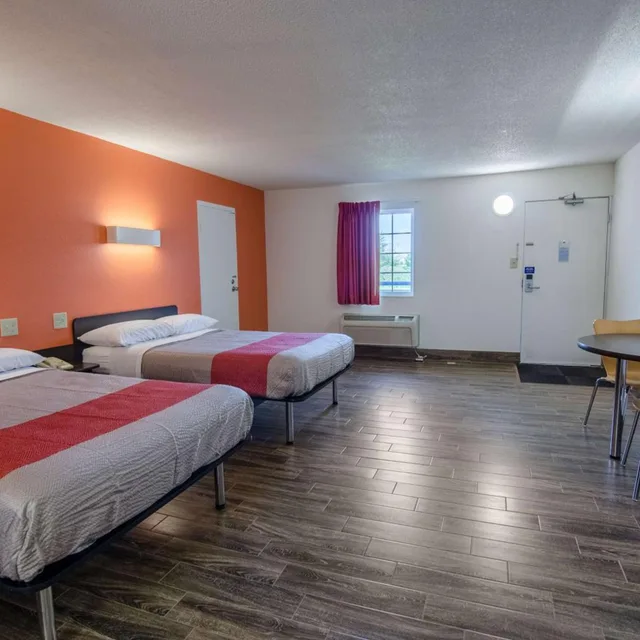غرفة رباعية بسرير مزدوج، Motel6 Staunton, VA 7/10