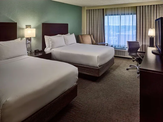 غرفة تنفيذية بسريرين مزدوجين، Sonesta Atlanta Airport North 1/7