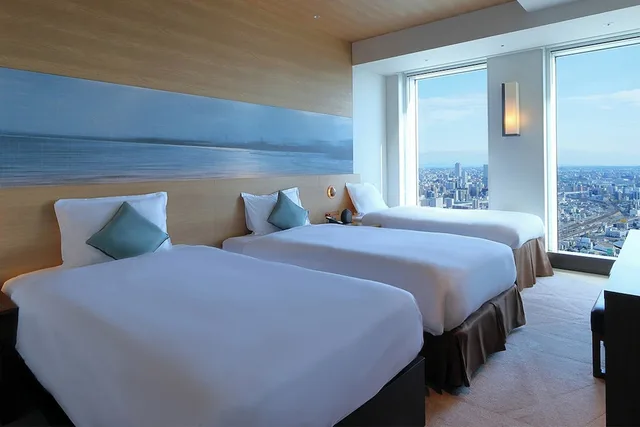 Skyline, Triple, 1 Double and 1 Single Bed, Canal Side، Nagoya Prince Hotel Sky Tower 2/4