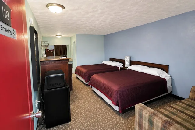 غرفة بسريرين مزدوجين للمدخنين، Gray Plaza Motel Benton Rend Lake I-57 6/10