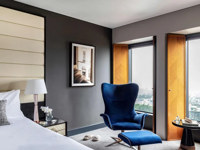 غرفة فاخرة بسرير كينج بإطلالة على المدينة، Sofitel Melbourne On Collins 2/3