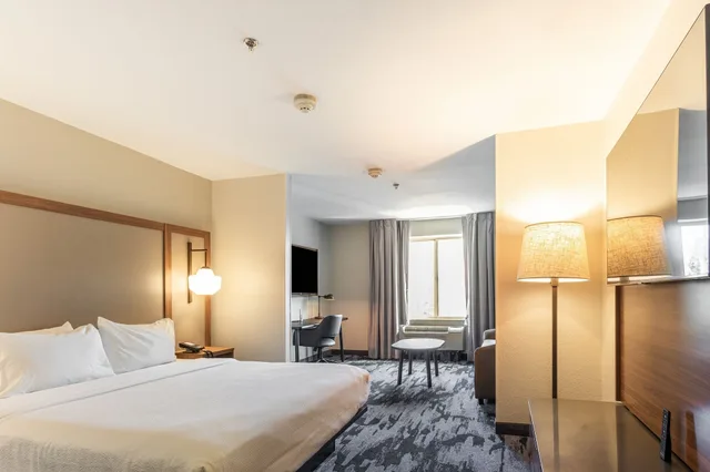 جناح بسرير كينج مع أريكة، Fairfield Inn Suites Rancho Cordova 1/5