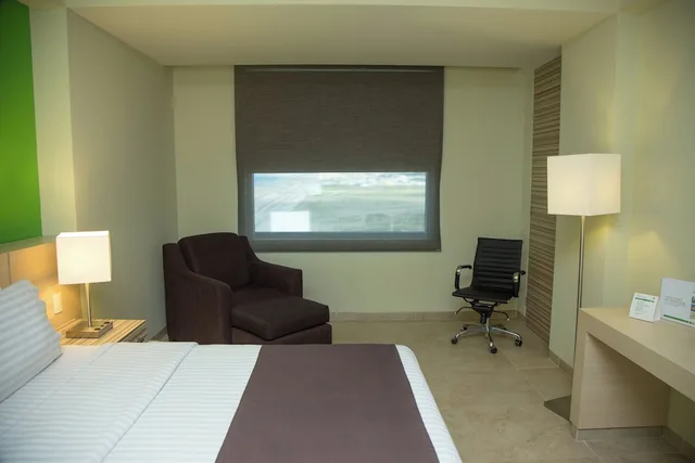 غرفة قياسية بسرير كينج، Holiday Inn Coatzacoalcos 3/5