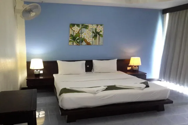 Standard, J Hotel 1/1