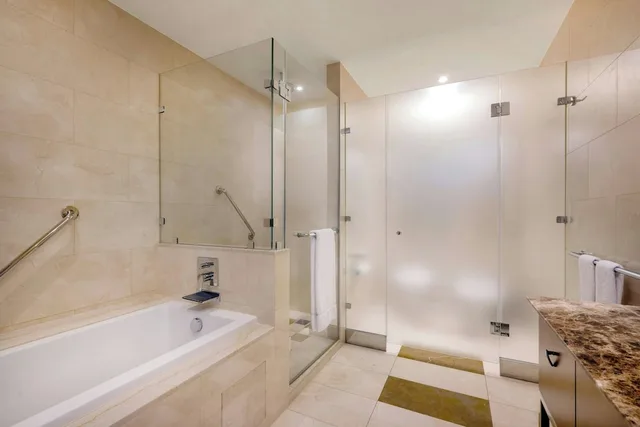 جناح ملكي بسرير كينج، Jw Marriott Marquis City Center 8/10