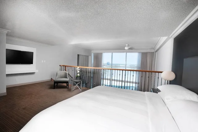 جناح بسرير كينج، Niagara Falls Marriott on The Falls 1/3