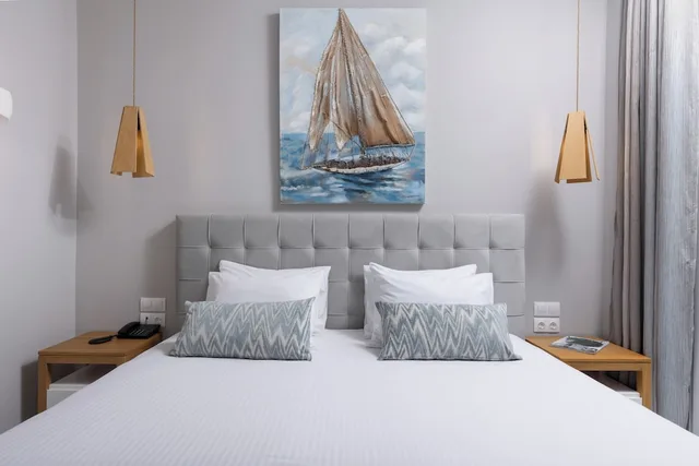 غرفة بسرير مزدوج بإطلالة جزئية على البحر، Melina Bay Boutique Hotel 2/8