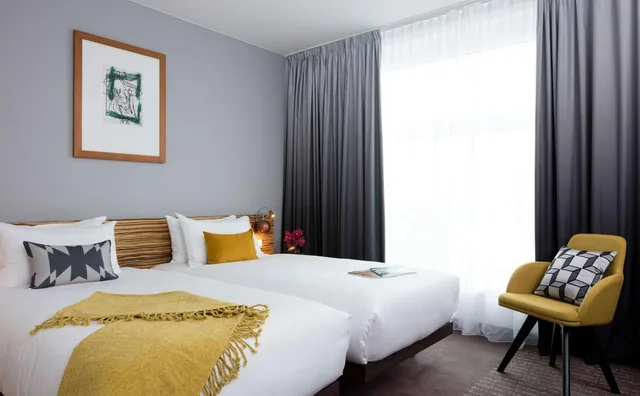 Art, Queen Bed، ART'OTEL BERLIN MITTE 1/6