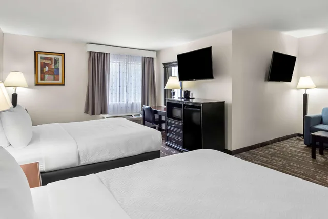 غرفة ثلاثية بسرير كوين، Best Western Saluki Inn 4/5