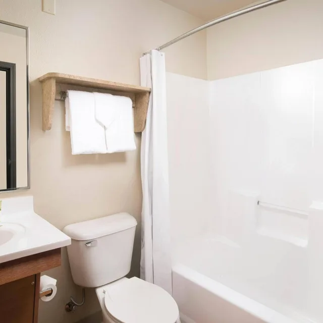 غرفة بسريرين مزدوجين للمدخنين، WoodSpring Suites San Antonio North Live Oak I-35 2/5