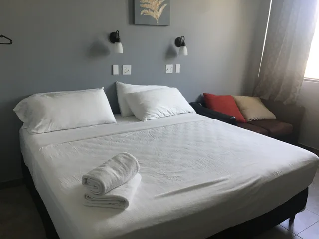 غرفة ديلوكس بسرير كينج بحمام خاص، Maya Bella Downtown Hotel 7/10