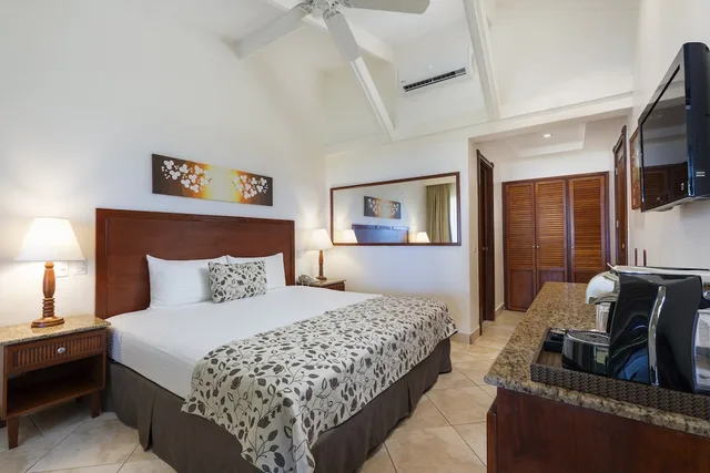 Sunset, King Bed, Ocean View، Tamarindo Diria Beach Resort 4/8