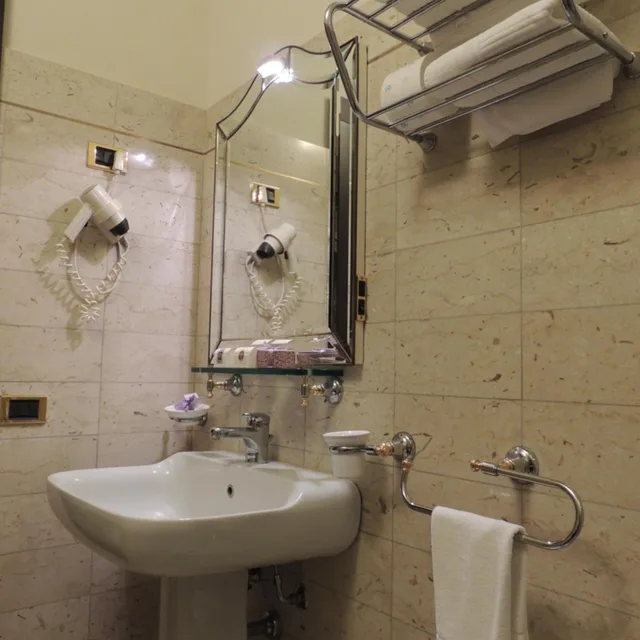 جناح بشرفة، Hotel Verdi Boutique Hotel 5/6