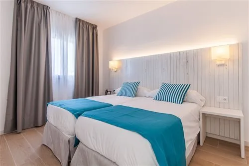 جناح جونيور، BLUESEA Gran Playa 1/2