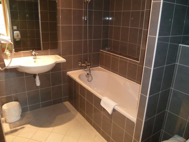 Comfort, Single, Double Bed, Gloria & Avenue Hotel 3/4