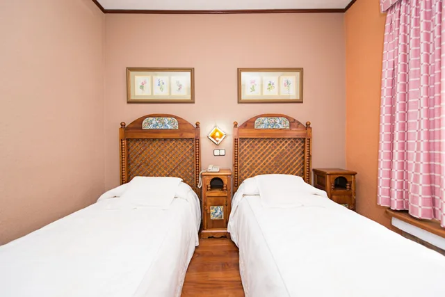Room, Twin Beds, Hotel Rural El Refugio 8/10