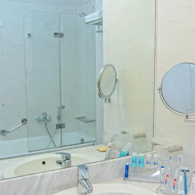 Standard, Double Bed, Pharae Palace 6/6