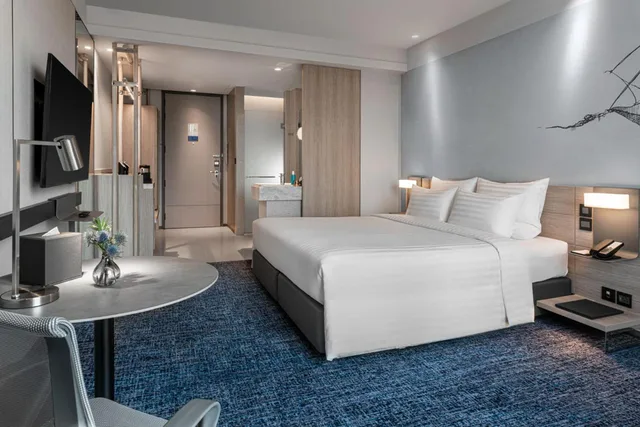 Executive, King Bed, Sofa, Novotel Future Park Rangsit 2/10