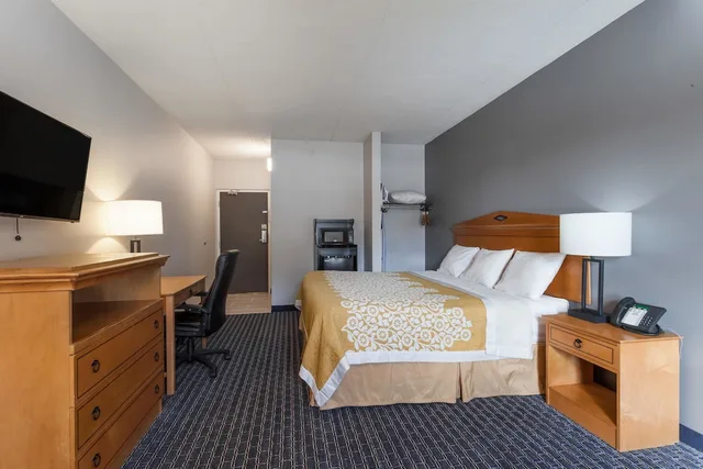 غرفة بسرير كينج، Days Inn Suites By Wyndham Lancaster Amish Country 3/5