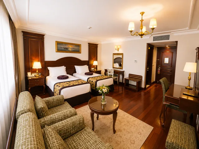 Deluxe, Double Bed, Glk Premier Regency Suites And Spa 4/5