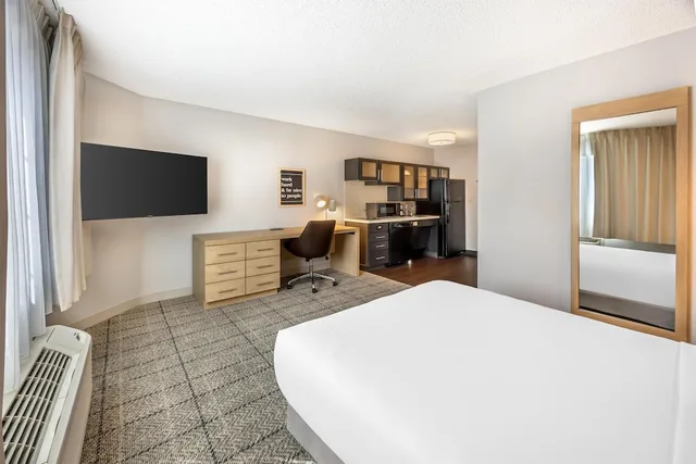 جناح استوديو بسرير كوين لذوي الإعاقة، Sonesta Simply Suites Las Vegas 6/10
