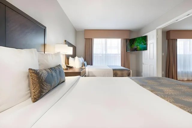 1 Bedroom, Superior, Double Bed, Chase Suite Hotel Brea 1/1