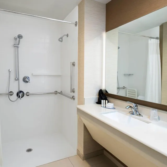 استوديو بسرير كينج مع أريكة بحوض استحمام لذوي الإعاقة، Fairfield by Marriott Inn & Suites Uncasville Mohegan Sun Area 5/9