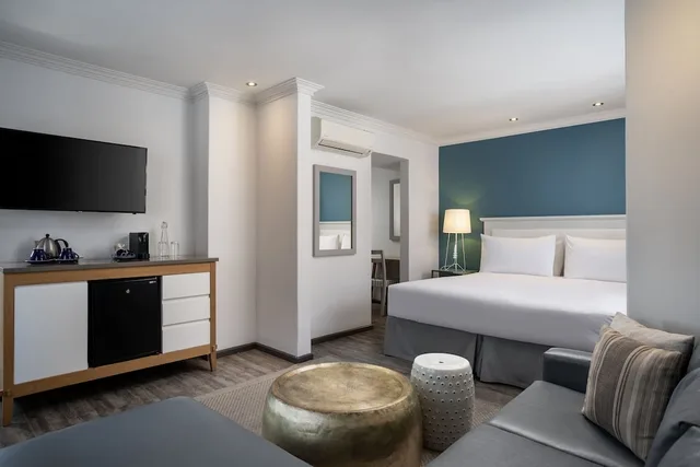 جناح جونيور بسرير كينج للمدخنين، Protea Hotel by Marriott Cape Town Sea Point 4/8