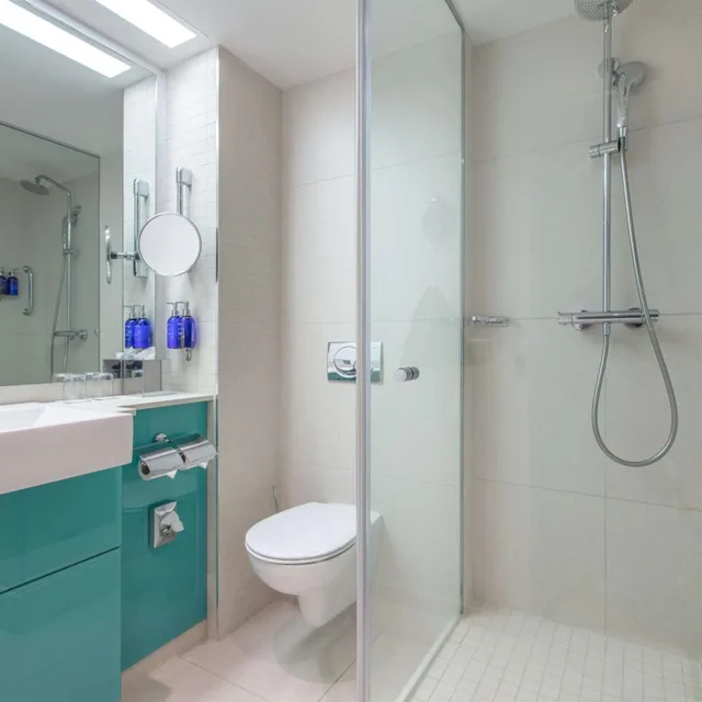 غرفة سوبيريور بشرفة، Radisson Blu Hotel Hamburg 5/9