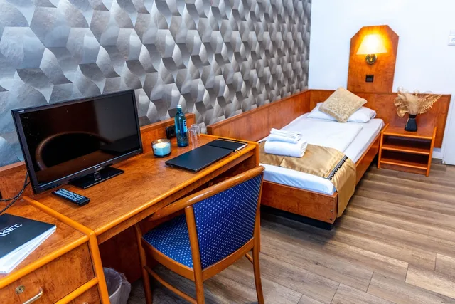 غرفة أساسية مفردة بسرير فردي، Hotel Rossija 5/7