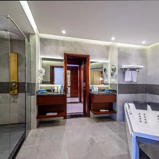 جناح ديلوكس بسرير كينج، فندق بلو دايموند(Blue Diamond hotel) 3/4