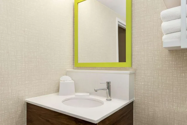 غرفة بسرير كينج، Hampton Inn Milwaukee/Brookfield 4/5