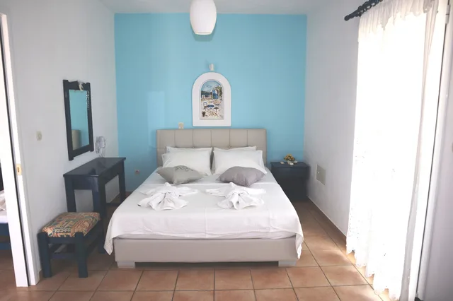 شقة بريميوم بسرير كوين وسريرين منفصلين بإطلالة على المسبح، Fyrogenis Palace Hotel - Apartments 2/6