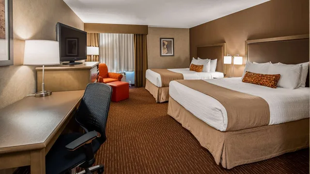 Tower, 2 Queen Beds، Best Western Plus Cairn Croft Hotel 2/4
