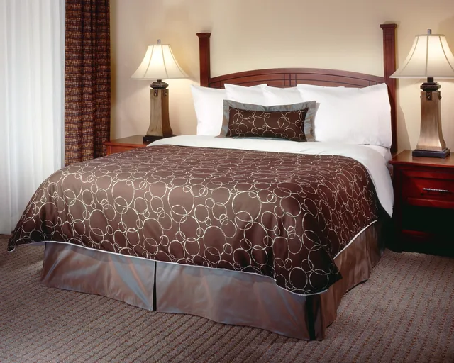 Studio, King Bed, Staybridge Suites Columbus - Fort Moore 2/3