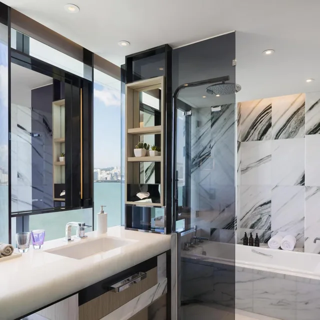 غرفة ديلوكس بسرير كينج بإطلالة على المرفأ مع دخول الصالة، Hyatt Centric Victoria Harbour 7/7