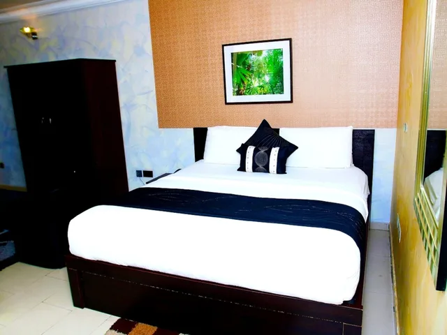 Royal, Suite, King Bed, Jonaith Hotels & Suites 1/2