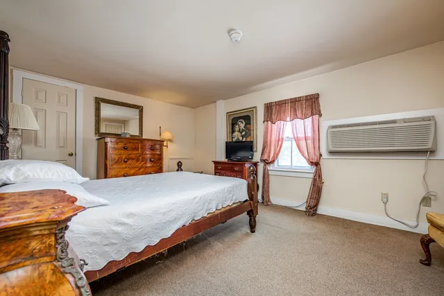 Cedar, Creek, Guest Room, Double Bed، Wayside Inn 1/5