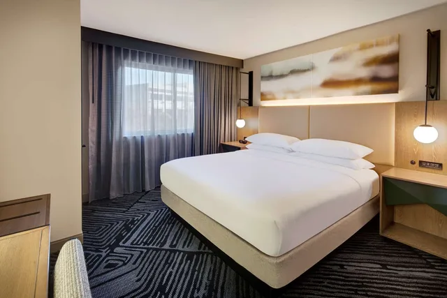 جناح بسرير كينج، Embassy Suites by Hilton San Rafael at Marin Center 1/2