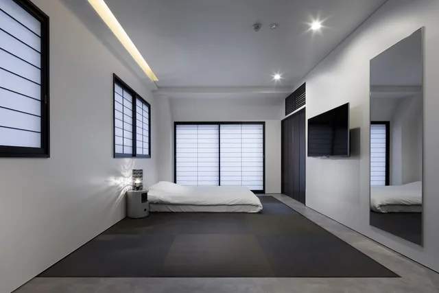 غرفة يابانية عصرية بفرشتي فوتون بأرضية تاتامي، Shinjuku City Hotel N U T S 3/4