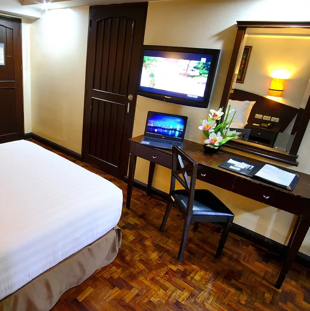 غرفة بريميوم ديلوكس بسريرين منفصلين، Fersal Hotel Manila 1/8