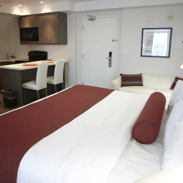 استوديو بسرير كينج، Admiral Inn Mississauga 4/7