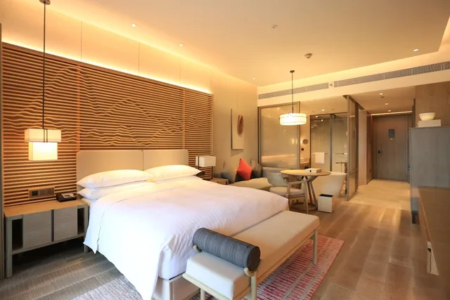 Suite, King Bed, Sea View, Smoking, Shenzhen Marriott Hotel Golden Bay 5/8
