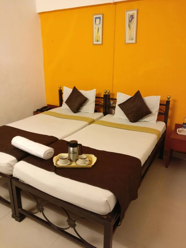غرفة قياسية بسريرين منفصلين، Hmr Royal Inn 1/1