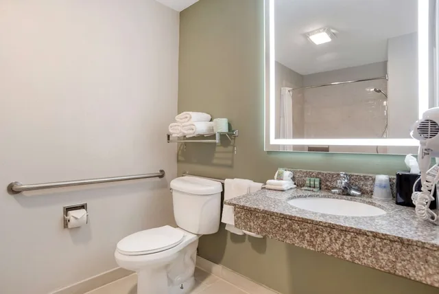 غرفة قياسية بسريرين كوين لذوي الإعاقة، Best Western Bayou Inn 3/3