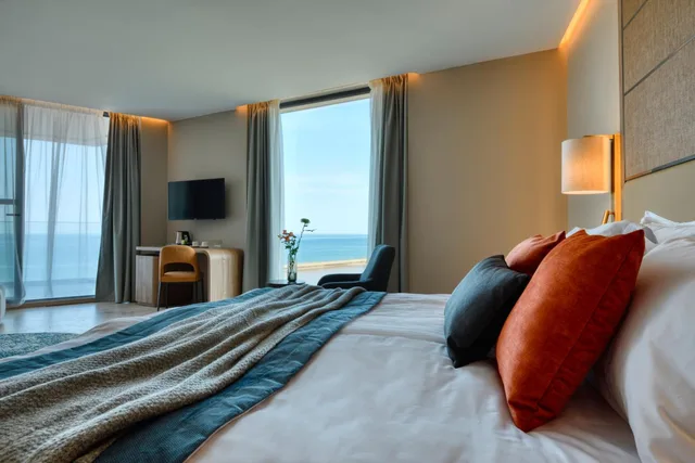 جناح جونيور بإطلالة على البحر، Wave Resort 1/5