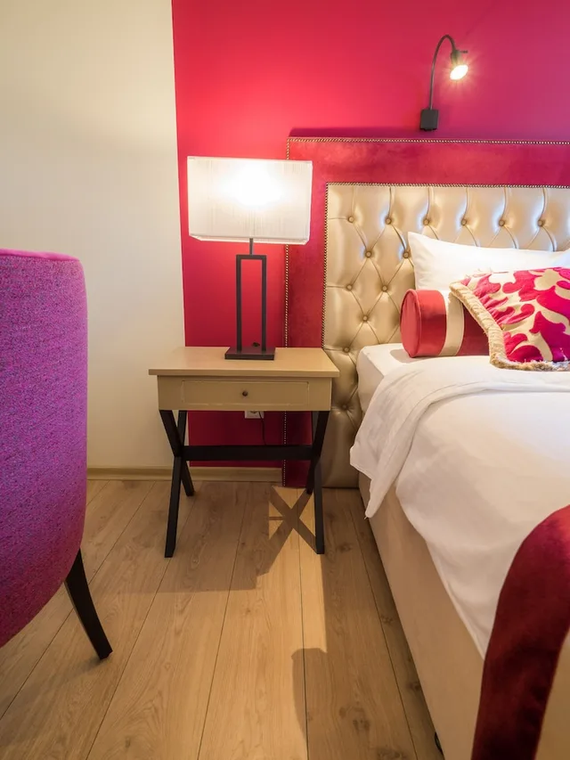 Castle, King Bed, CHATEAU D'URSPELT 7/10