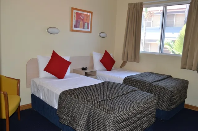 Standard, Twin Beds, Stair Access Only، AIRPORT MOTEL 1/3