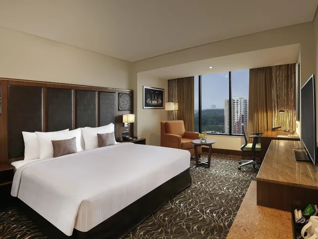 غرفة بريميير بسرير كينج، Novotel Kochi Infopark 4/10